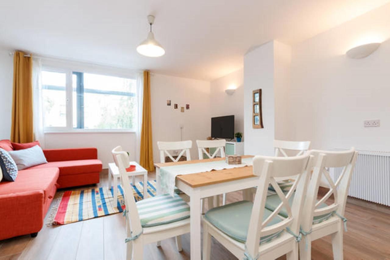 Stylish Soundproof Temple Bar Square Apartment Dublin Bagian luar foto