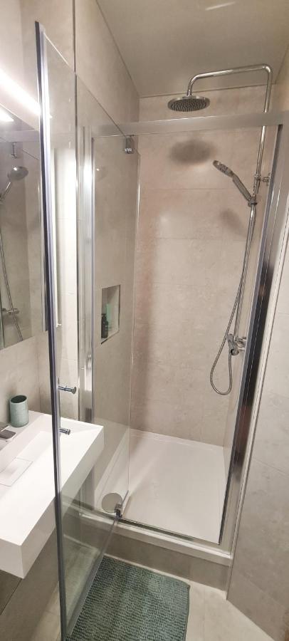 Stylish Soundproof Temple Bar Square Apartment Dublin Bagian luar foto