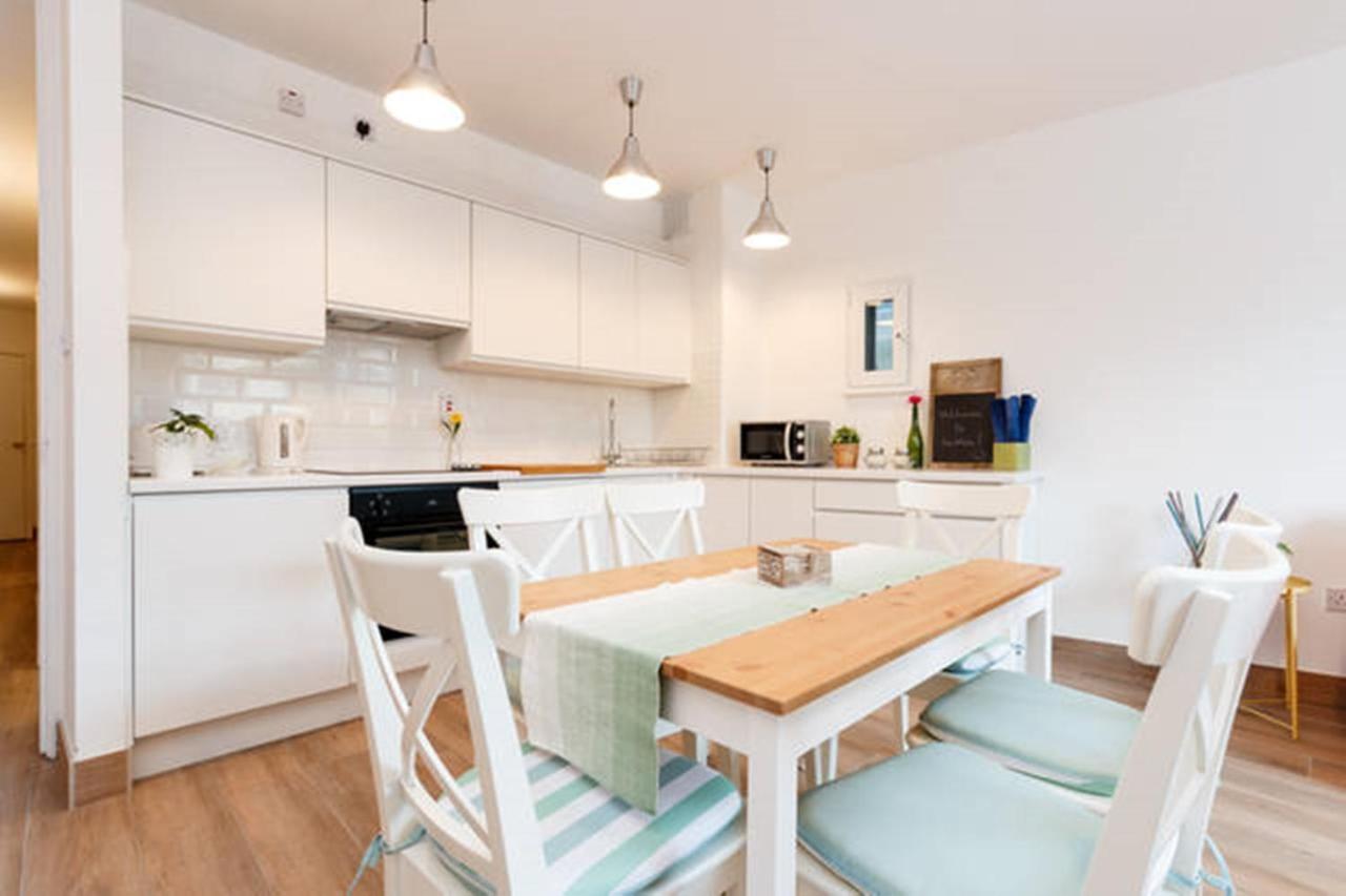 Stylish Soundproof Temple Bar Square Apartment Dublin Bagian luar foto
