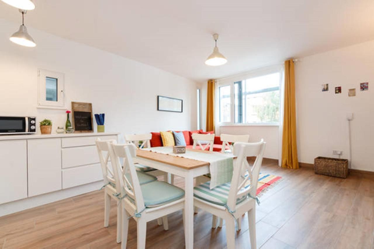 Stylish Soundproof Temple Bar Square Apartment Dublin Bagian luar foto