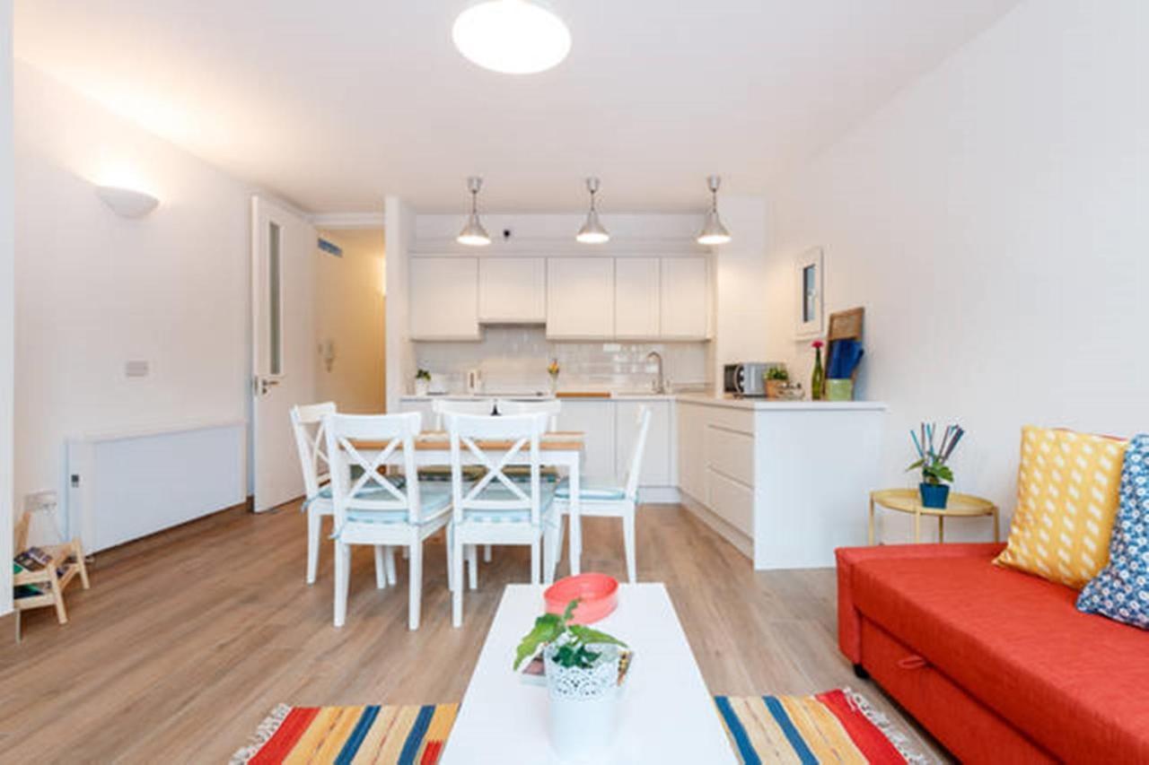 Stylish Soundproof Temple Bar Square Apartment Dublin Bagian luar foto